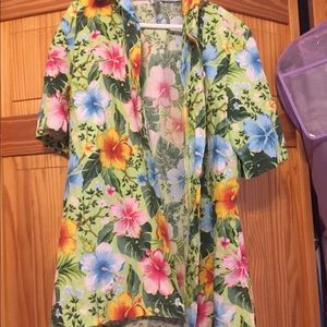 Hawaiian button up shirt